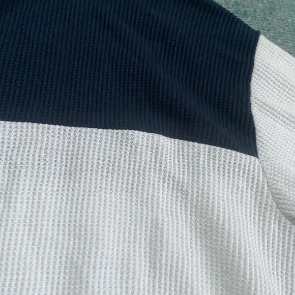 Hollister Boyfriend Waffle Knit LongSleeve/Sweater - Picture 5 of 5